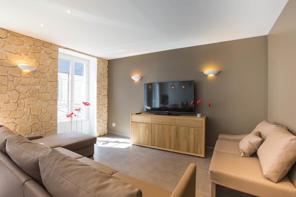 Le Pavean Beaune  Chambre photo